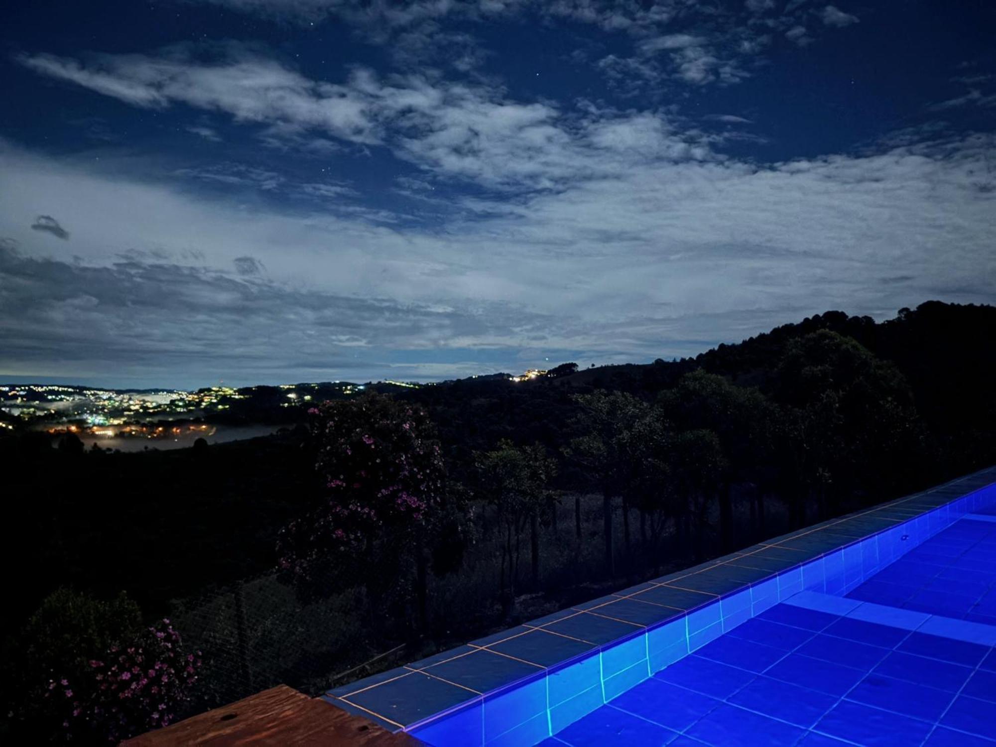 Chale Mirante Vista Privilegiada - O Mais Alto Do Brasil - Campos do Jordao — Fotos 1